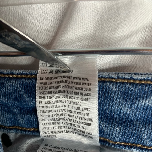 American Eagle stretch mom jeans butterfly stencil jeans size 0 - Picture 8 of 12